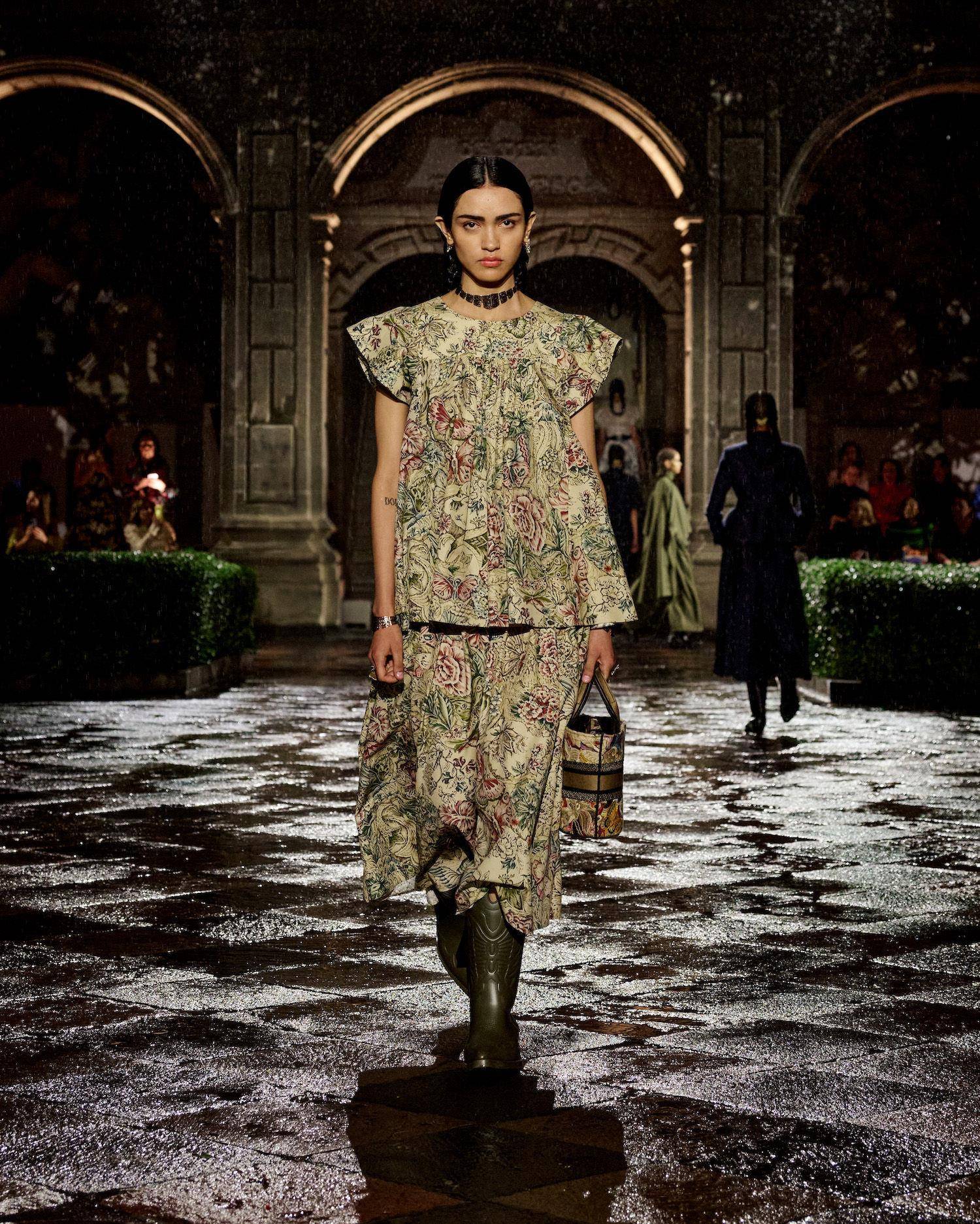 DIOR衣服、饰品都是蝴蝶！2024早春一秒飞墨西哥 托特包选择好多 时尚穿搭 图7张