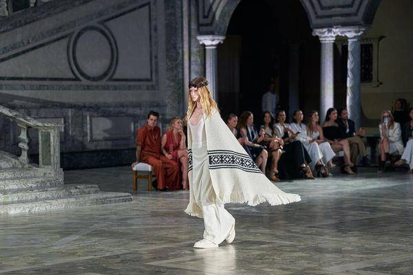 DIOR衣服、饰品都是蝴蝶！2024早春一秒飞墨西哥 托特包选择好多 时尚穿搭 图14张