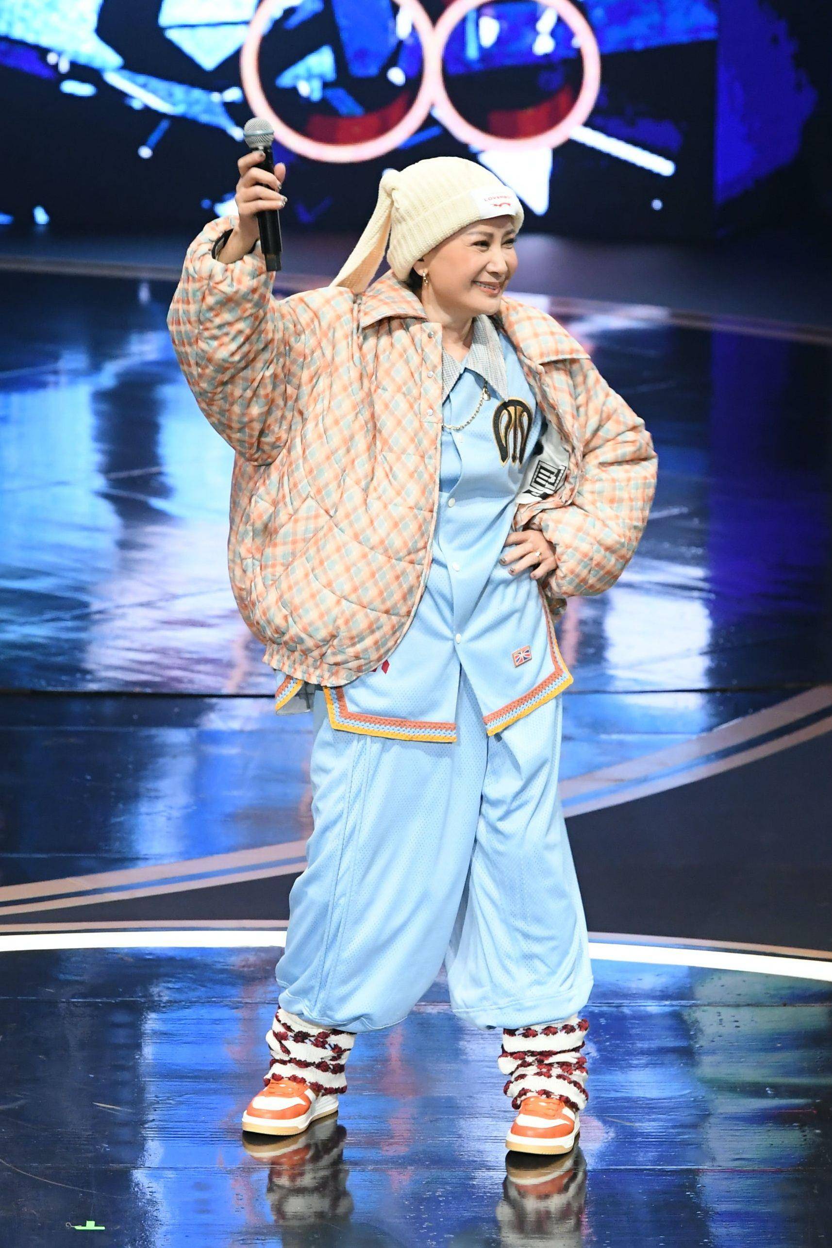 金钟时尚／陈亚兰“嘻哈Rapper装”超惊艳！连换5套化身仙姑太百变 时尚穿搭 图3张