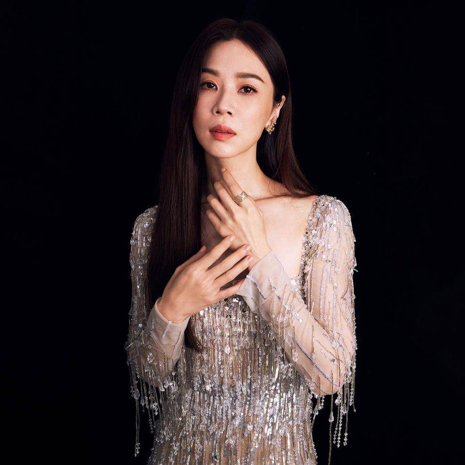 谢盈萱呛个人意见“会不会说我是水晶灯”！网友笑翻狂赞 时尚穿搭 图3张