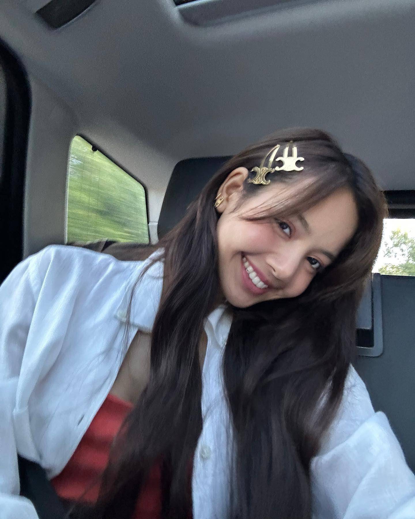 Lisa戴绝版爱心戒泄甜蜜心情　小资女爱牌名列心头好 名人名流 图5张