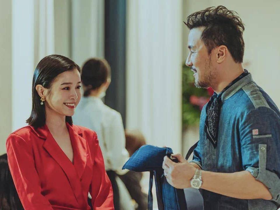 李佳颖《此时此刻》风衣打开超销魂！40岁“少女身材”太撩　保养秘诀公开 最新资讯 图1张