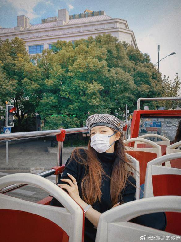 秋冬必备4大帽款“藏油头”！Jennie钟形帽显脸小、泫雅整年都戴毛帽 最新资讯 图1张
