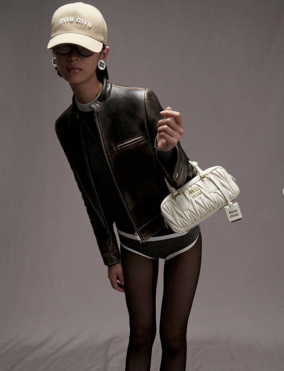 说・流行／Miu Miu“内裤外露”逆袭成时尚指标？　王菲30年前就穿过了 时尚穿搭 图4张
