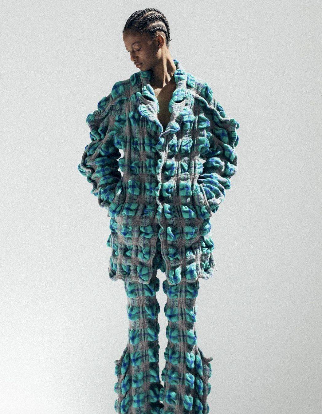 每个人都有！时尚圈正流行穿“皱衣服出门”　设计师刻意打造痕迹有深意 时尚穿搭 图5张
