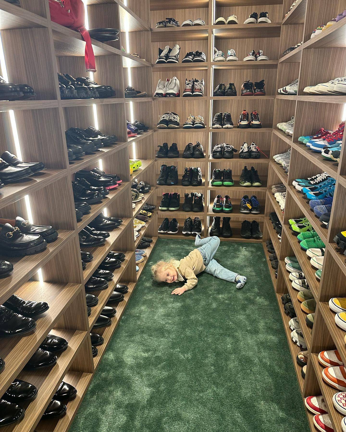 美女网红甩名牌包乱塞恶名　开箱绝美豪宅、衣帽间像精品店 名人名流 图6张