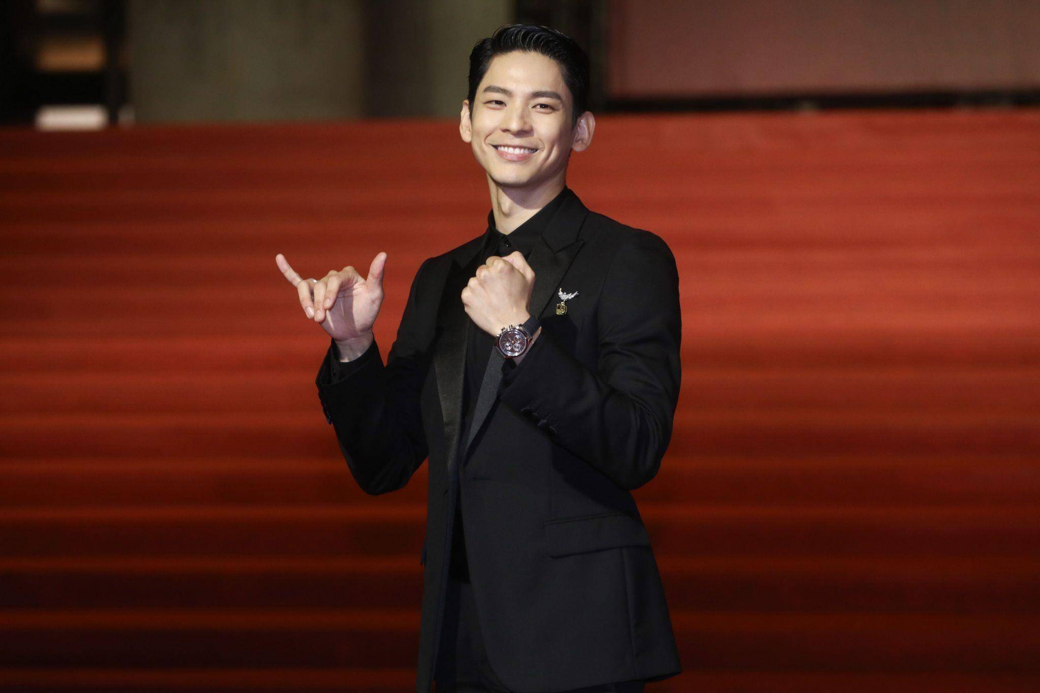 金马时尚／最贵气明星是许光汉！　2亿首曝光Tiffany钻石鸟飞上身 时尚穿搭 图3张