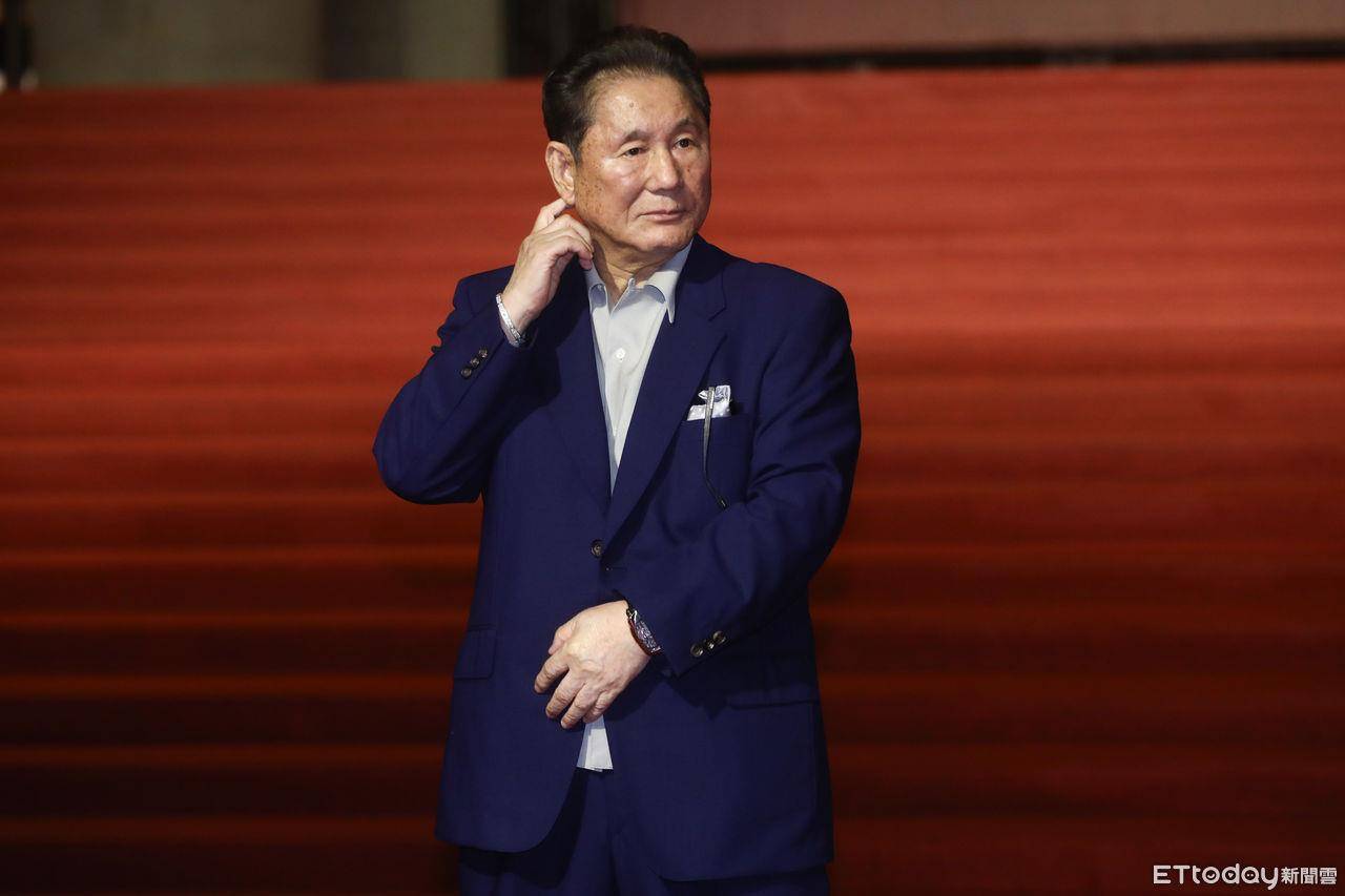 金马60红毯总览／男神妻夫木聪黑白配帅翻！张震穿GUCCI格纹西装喷发魅力 名人名流 图8张