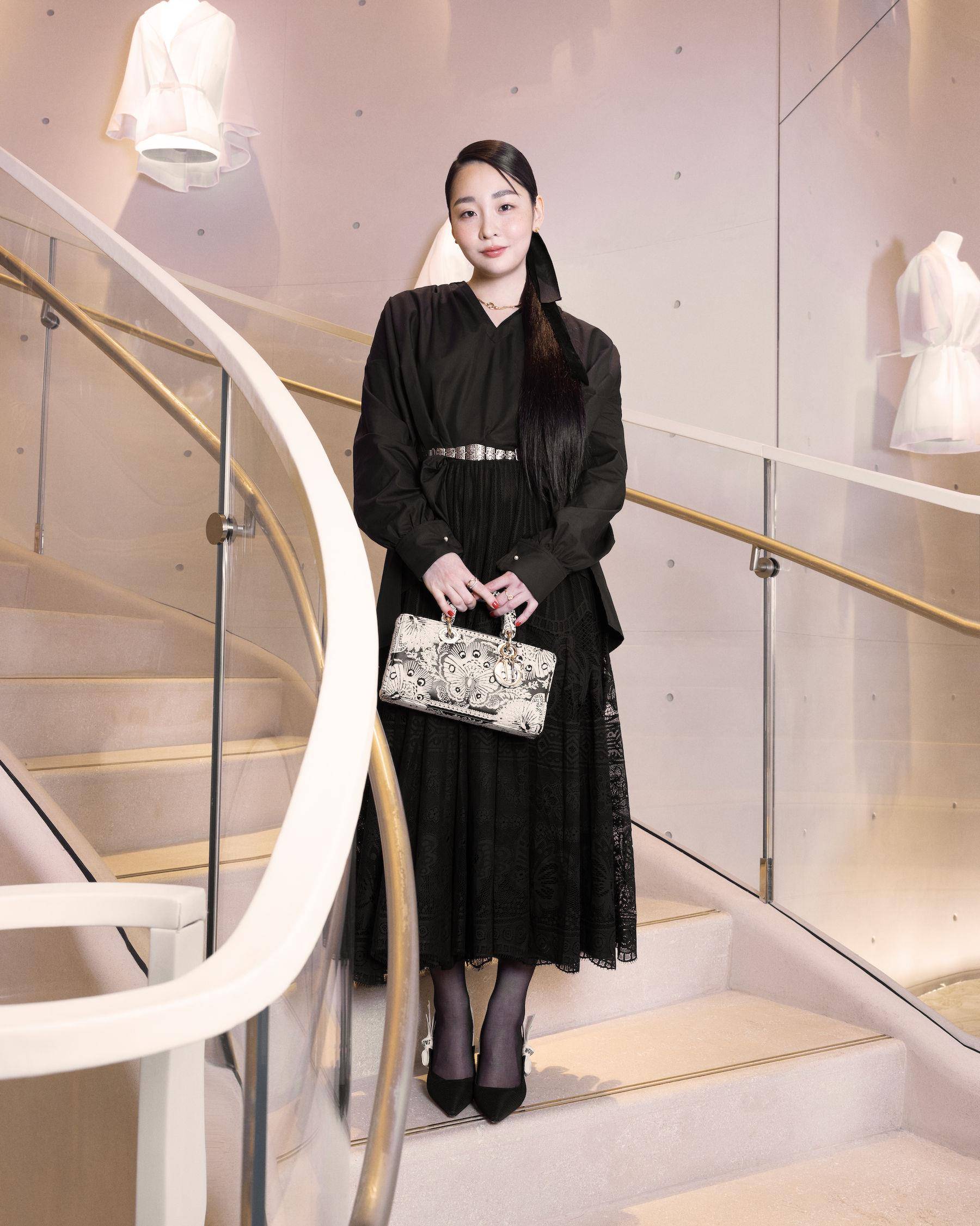 LV香港办秀“女富豪15岁女儿”转发倒数！加码桌布下载　DIOR也出贴图 名人名流 图10张