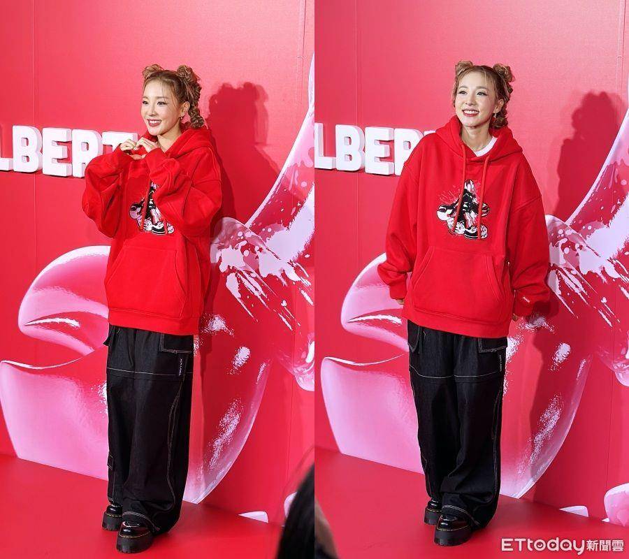 “童颜女神”2NE1 Sandara来台秒吃麻辣锅！狂比爱心宠粉甜喊“好想你们” 名人名流 图3张