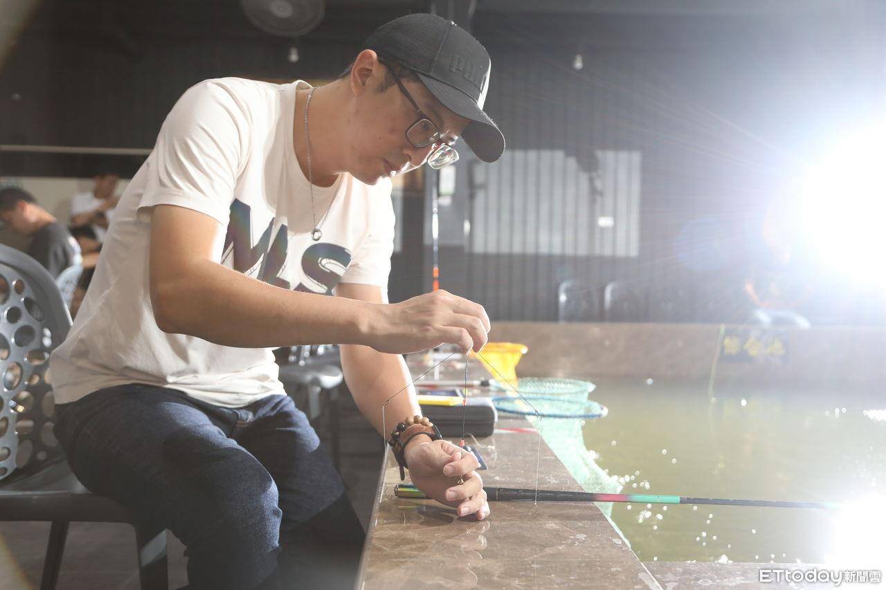 钓虾新手“1位置+3撇步”拼爆桶！　神人解析：天冷虾都躲池底 最新资讯 图2张