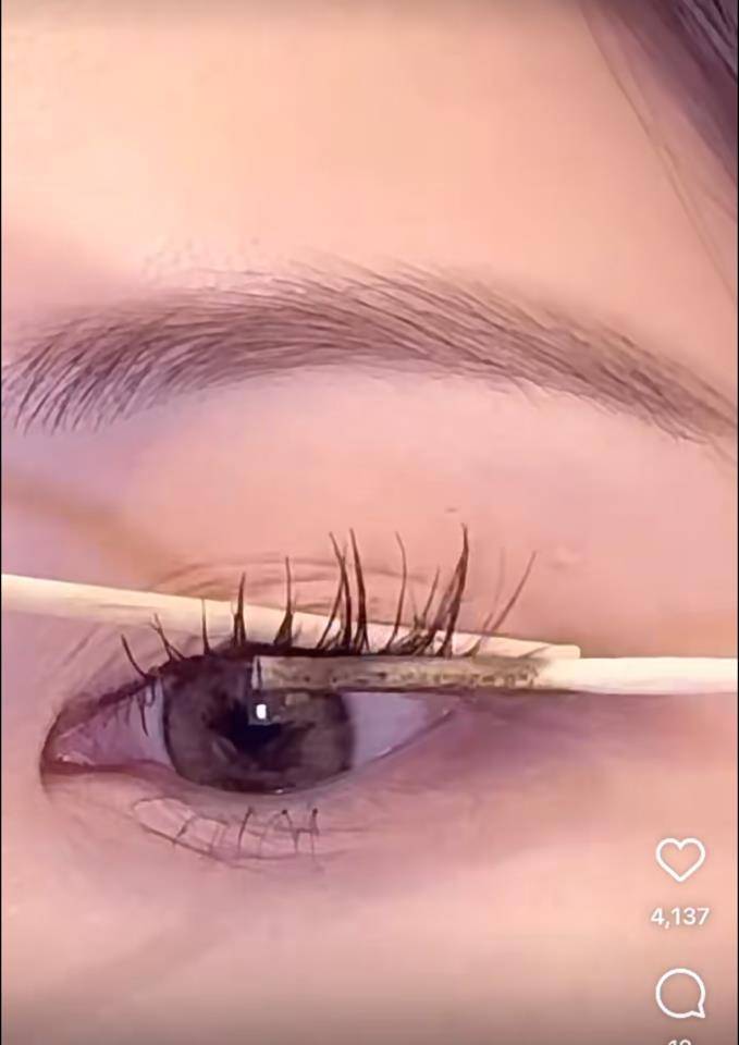 4个超奇怪的化妆技巧！拿竹签烫睫毛、棉花棒画眼线拯救手残人 最新资讯 图1张