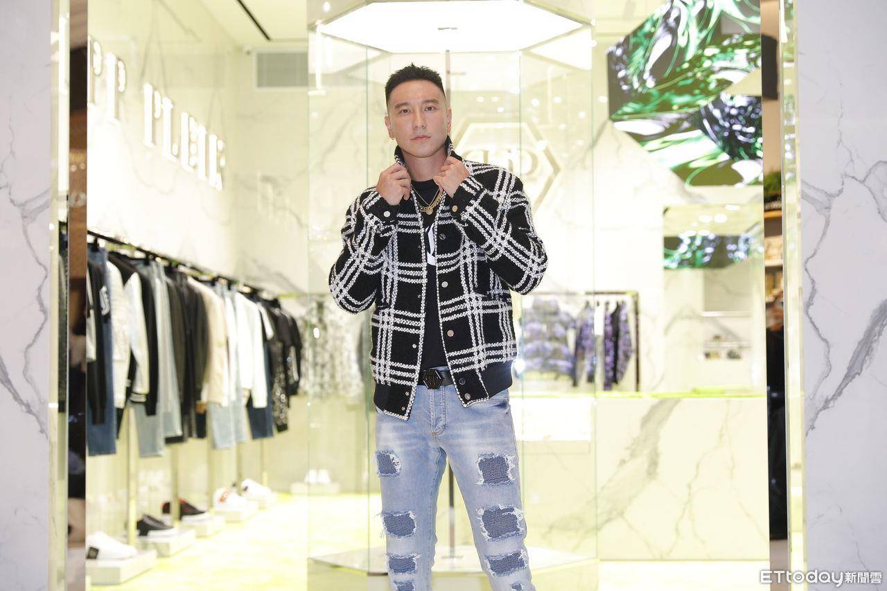 春风、王阳明曝私下交情　送PHILIPP PLEIN内裤“商业互捧”尺寸很大 名人名流 图2张