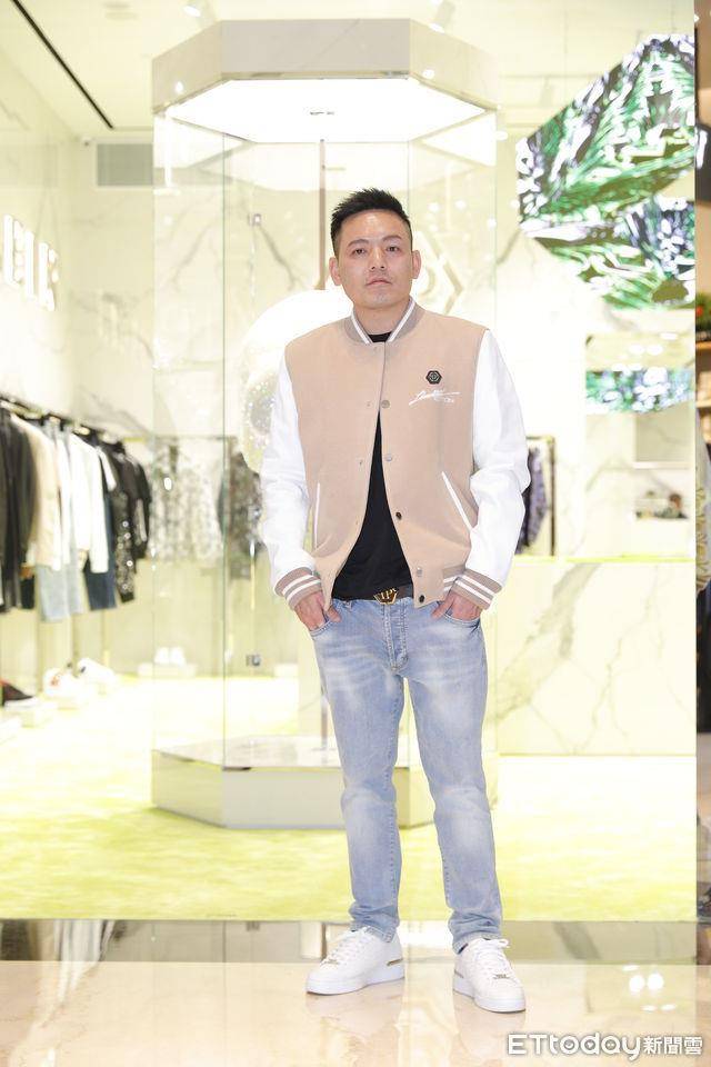 春风、王阳明曝私下交情　送PHILIPP PLEIN内裤“商业互捧”尺寸很大 名人名流 图3张