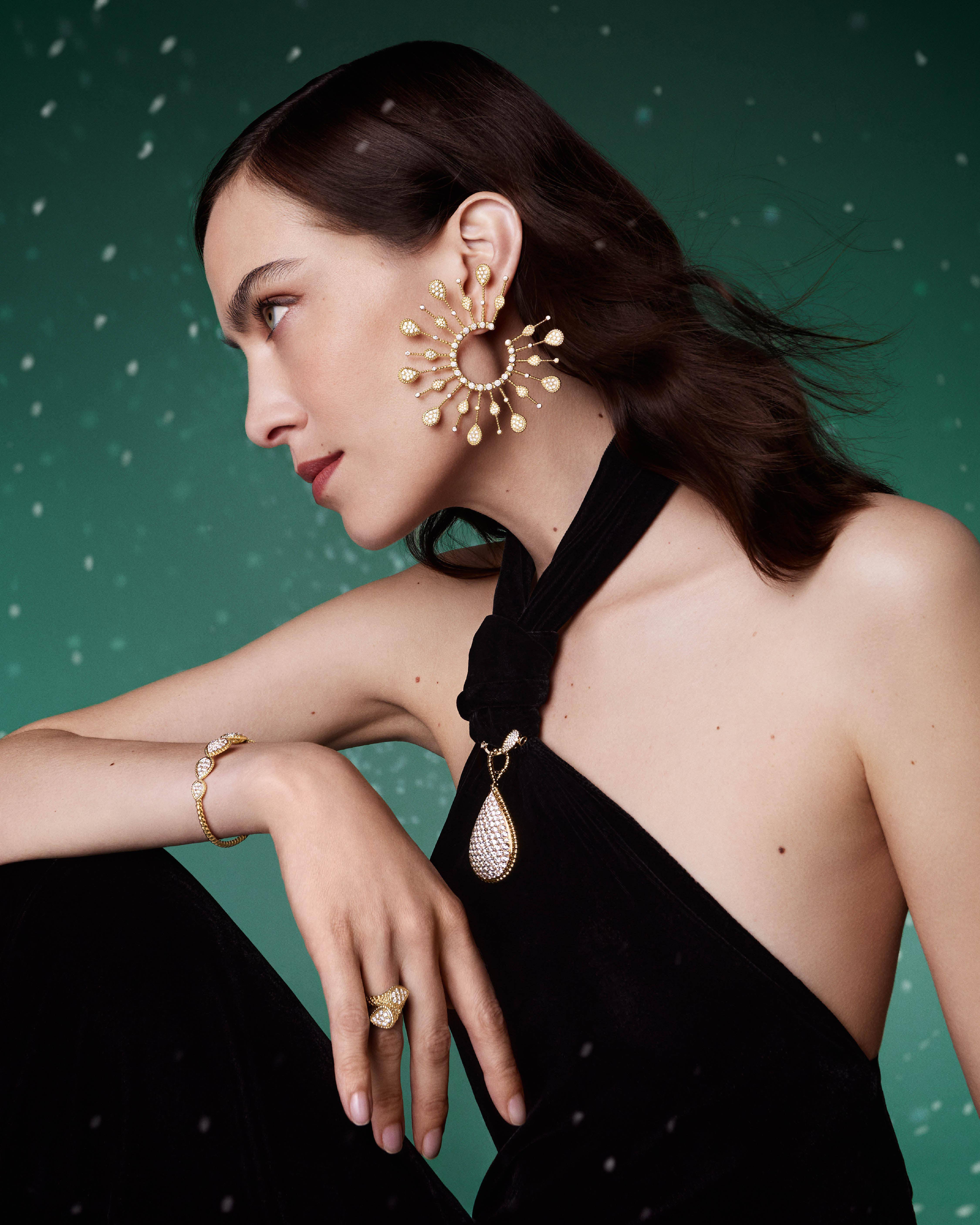 亮・珠宝／圣诞派对女王红、金首饰助攻　Tiffany石上鸟“粉”出色 奢侈品牌 图5张
