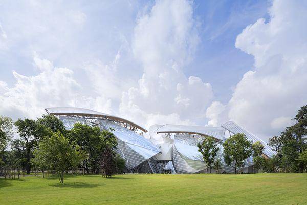 LV把熊与鱼都变成包！联手建筑大师Frank Gehry出限量款　保证一眼爱上 时尚穿搭 图13张