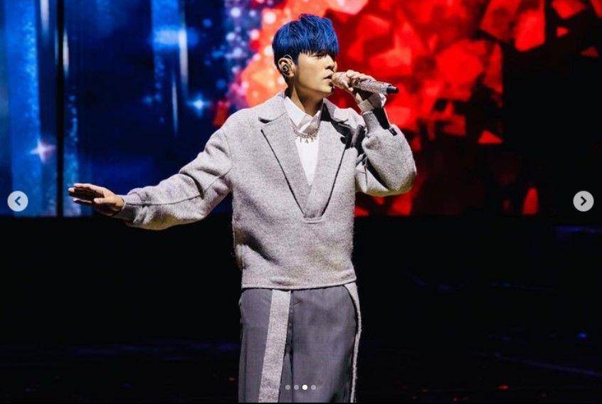 周杰伦当时尚大咖　套潇洒绿装擒Dior代言 名人名流 图2张