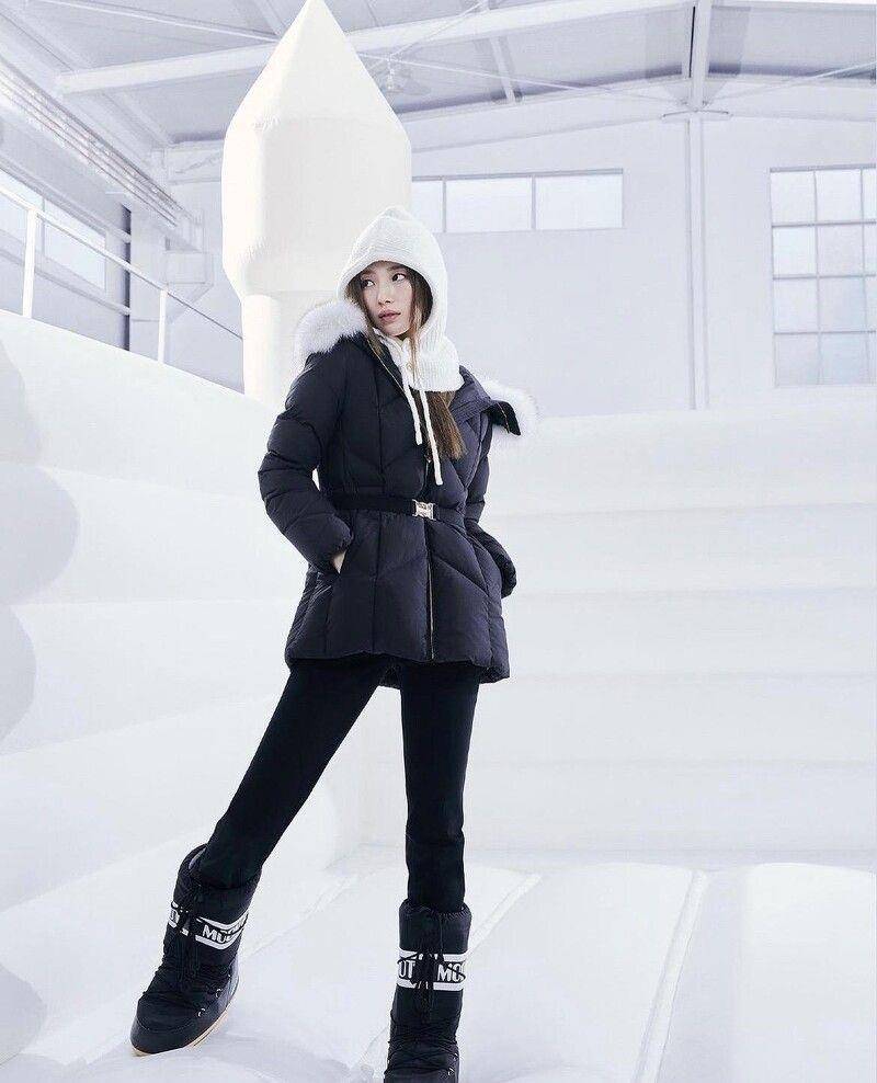 韩韶禧“外套不穿好”耍美、孙仙长版过膝必入手　韩星羽绒衣穿搭学起来 最新资讯 图11张