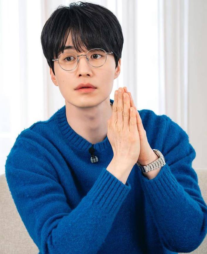 李栋旭新发色根本男偶像！花圈、猫耳朵完美消化　7款帅欧巴发型盘点　 最新资讯 图4张