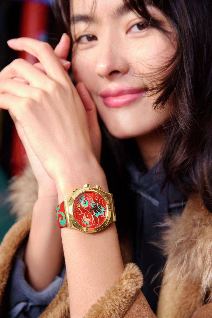 最入门龙年表曝光　Swatch不到3,000元霸气祥龙上手 奢侈品牌 图1张