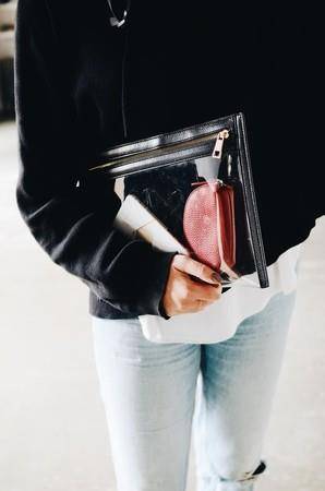 ▲护唇膏,鞋子,高跟鞋,香水,打扮,拉炼,婚礼。（图／unsplash）