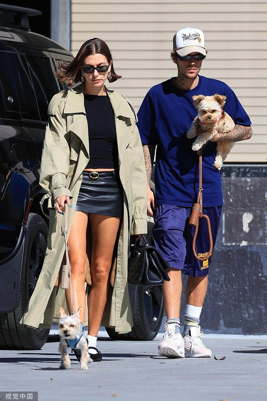 遛狗穿搭能多时髦？Kendall、小贾夫妻与宠物街拍变趋势　慵懒高级感必学 名人名流 图2张
