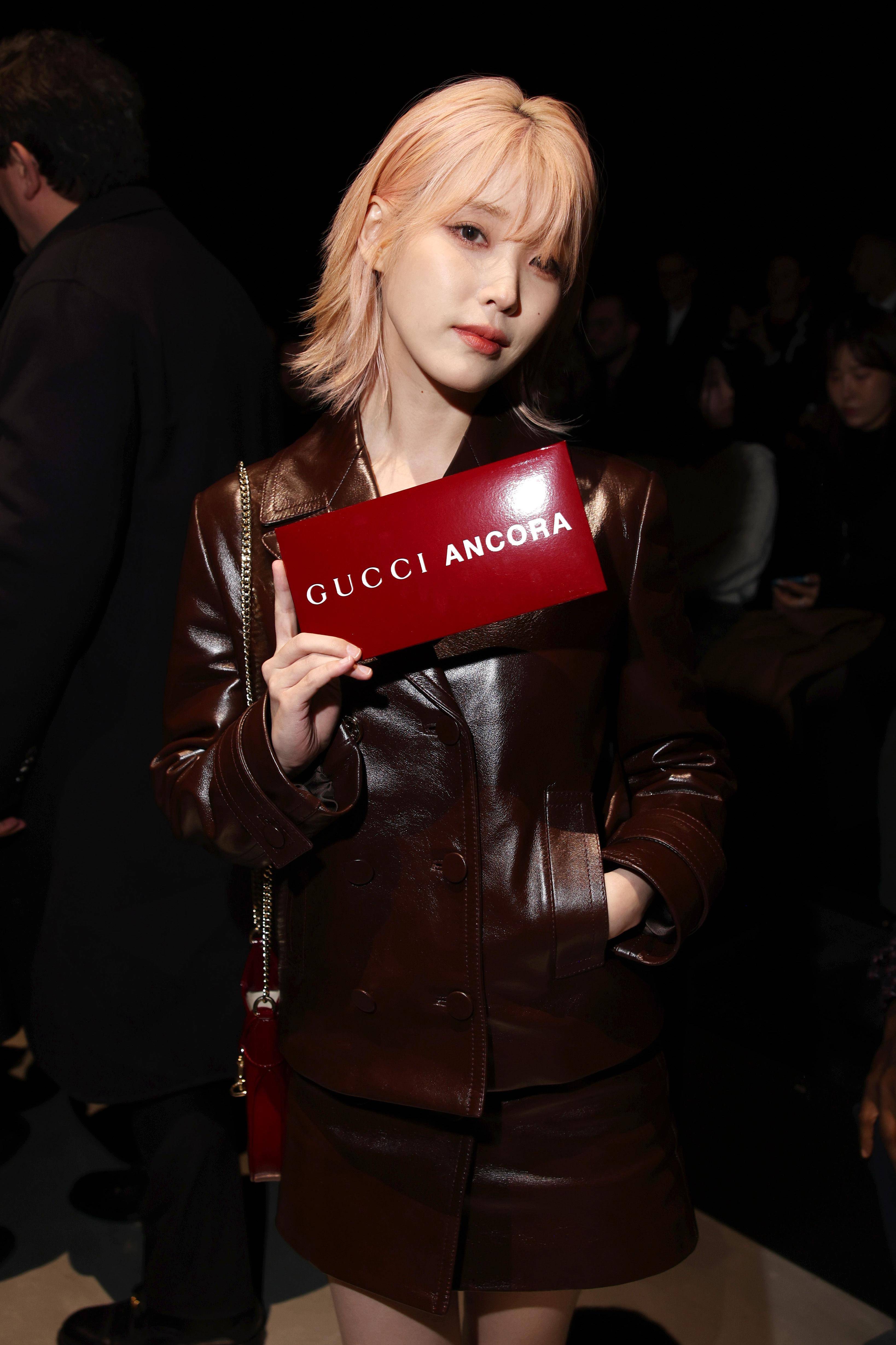 米兰男装周／IU粉发超仙！Gucci镜像续写女装极简风　传统领带变样更性感 时尚穿搭 图2张