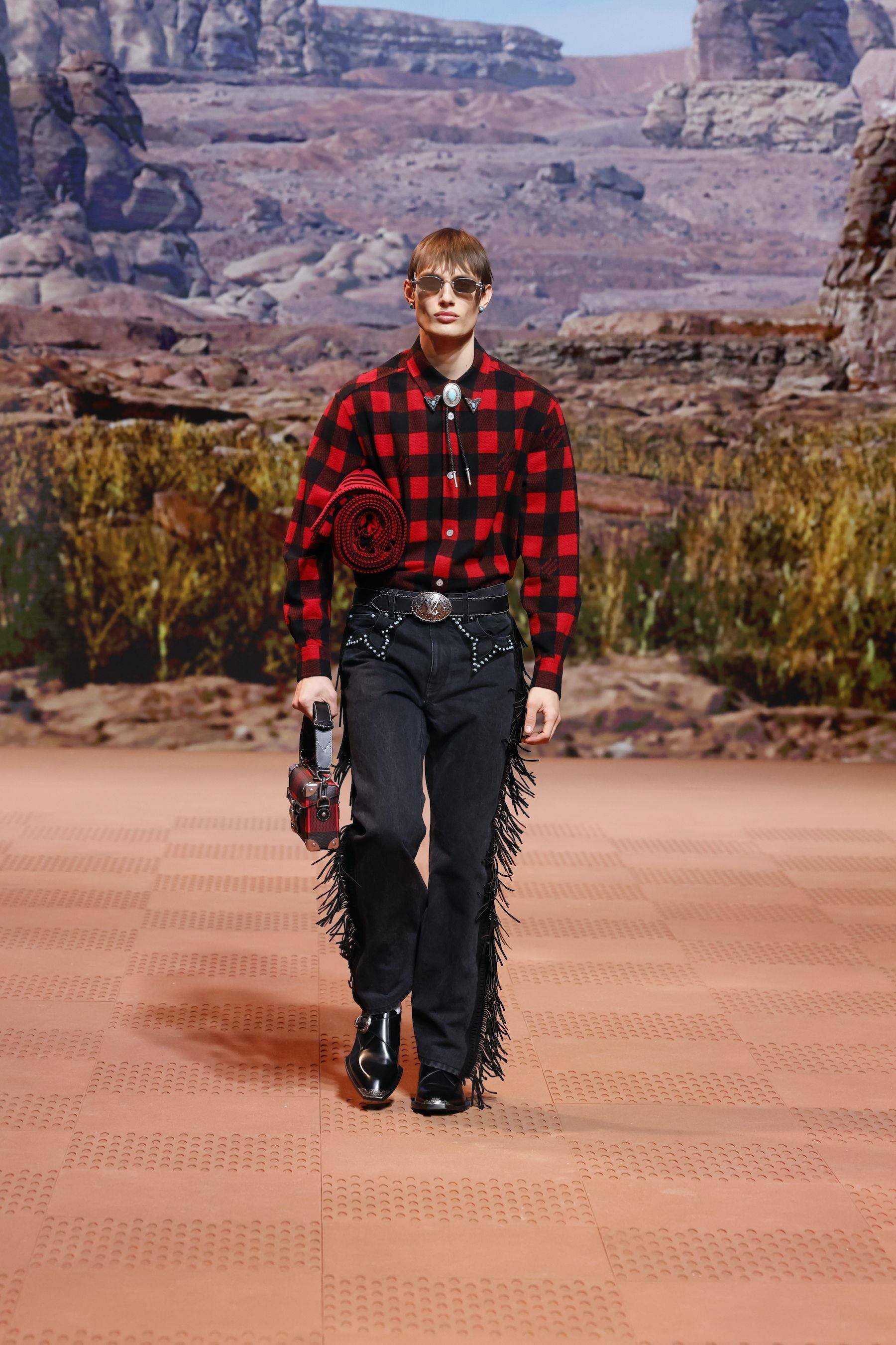巴黎男装周／LV惊喜联名Timberland出黄靴　王嘉尔、林俊杰看秀前抱紧紧 时尚穿搭 图8张