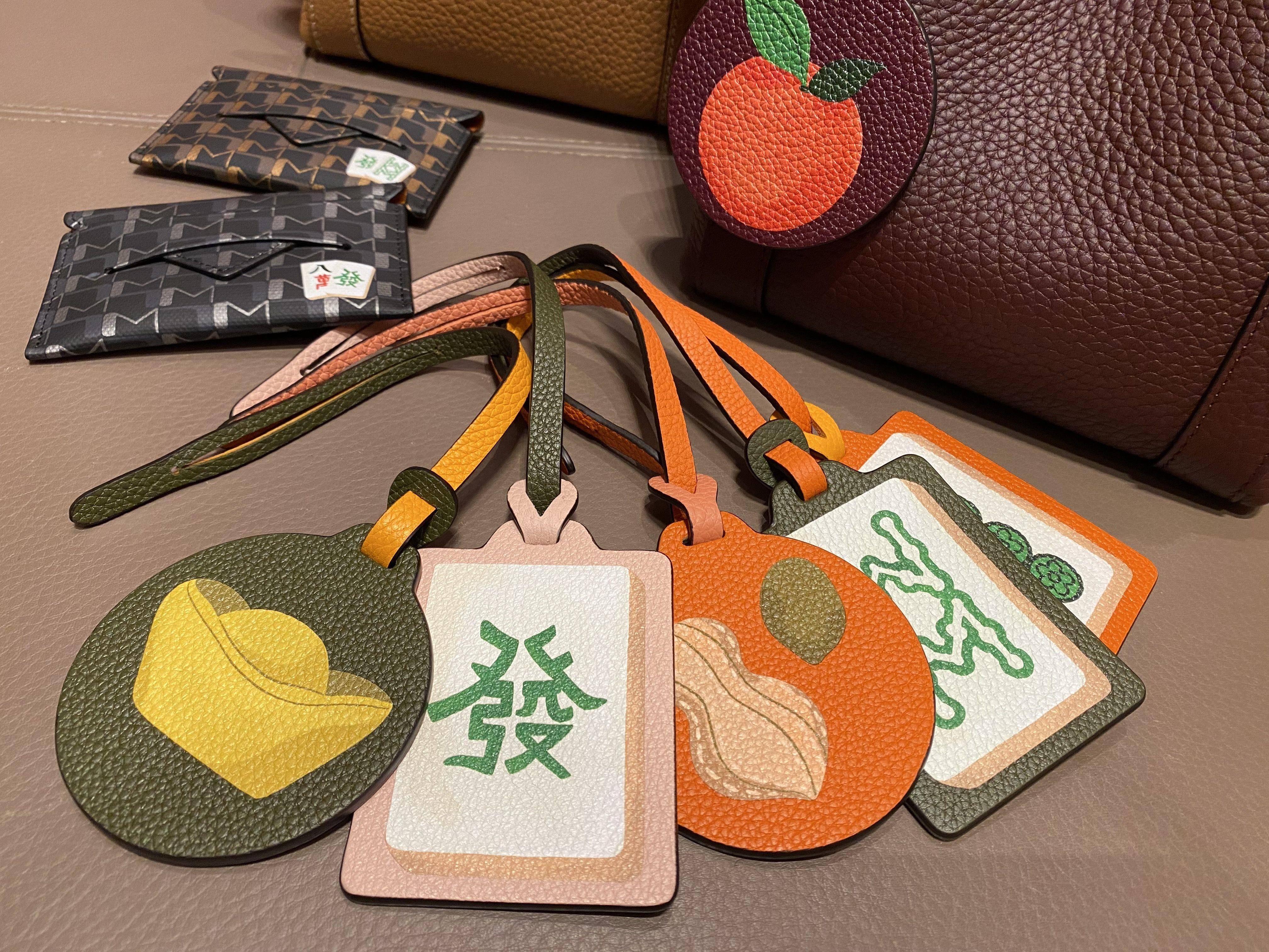 包・开箱／Moynat龙年限量“好柿花生”托特包！搭麻将、元宝皮革吊饰最讨喜 时尚穿搭 图5张