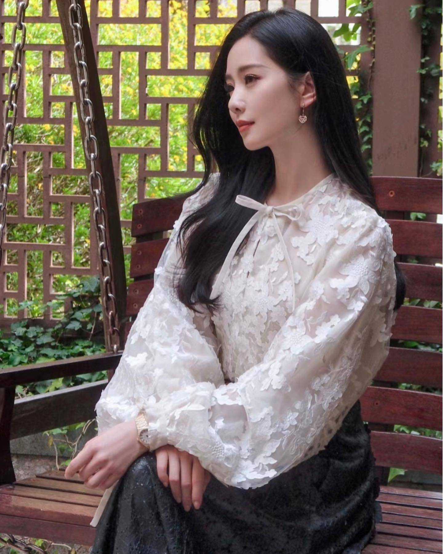 高圆圆叠搭珠宝海边吹风美翻　刘诗诗耳环控泄俏皮性格 奢侈品牌 图10张
