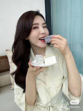 “最美妈妈专业户”曾黎传授美齿秘诀　牙膏＋珍珠粉干刷很管用 最新资讯 图2张