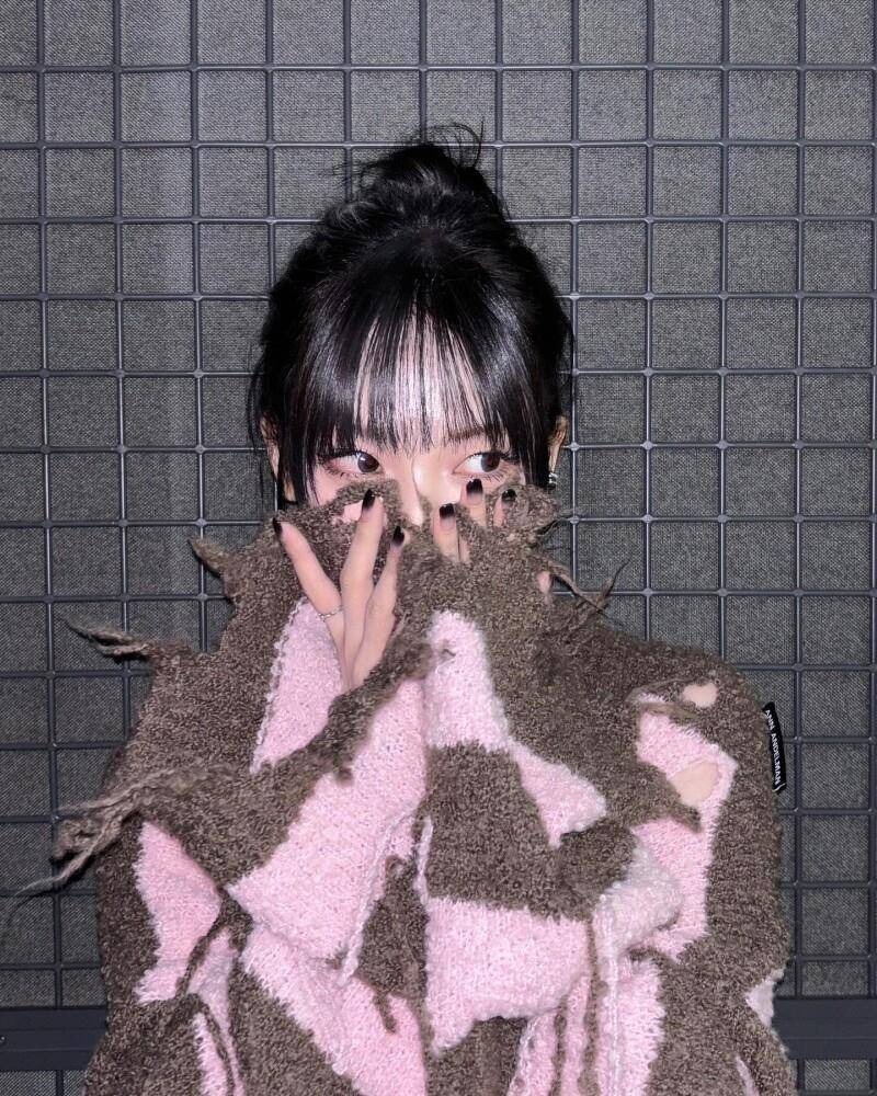 Karina甜酷私服穿搭让人一见锺情！邻家休闲、小性感稳稳拿捏 最新资讯 图4张