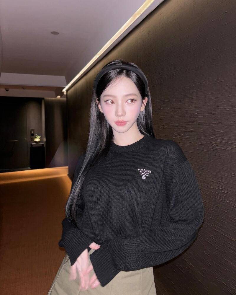 Karina甜酷私服穿搭让人一见锺情！邻家休闲、小性感稳稳拿捏 最新资讯 图6张