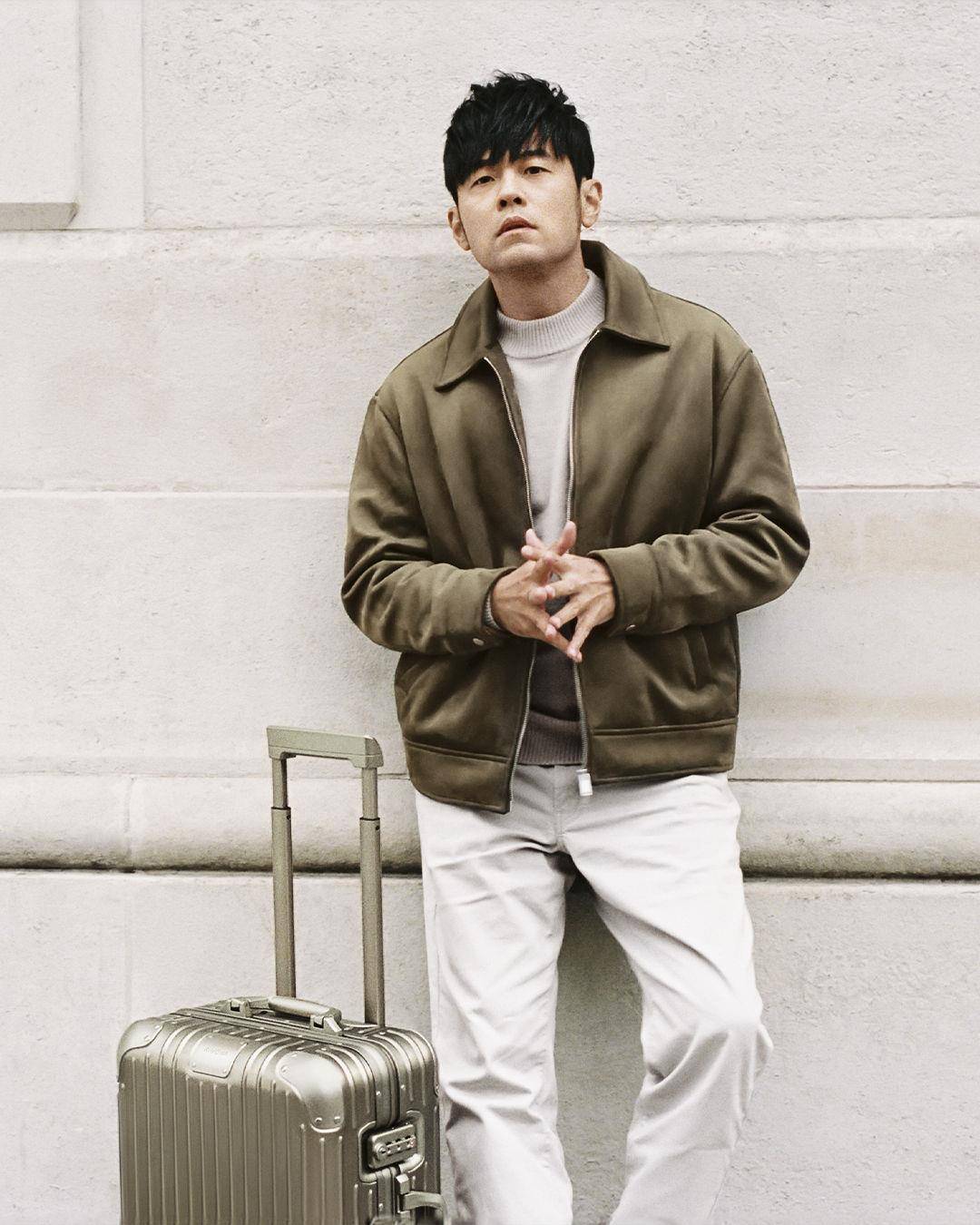 周杰伦时尚履历再+1！成RIMOWA首位全球代言华人　与Rosé当“同事” 名人名流 图1张
