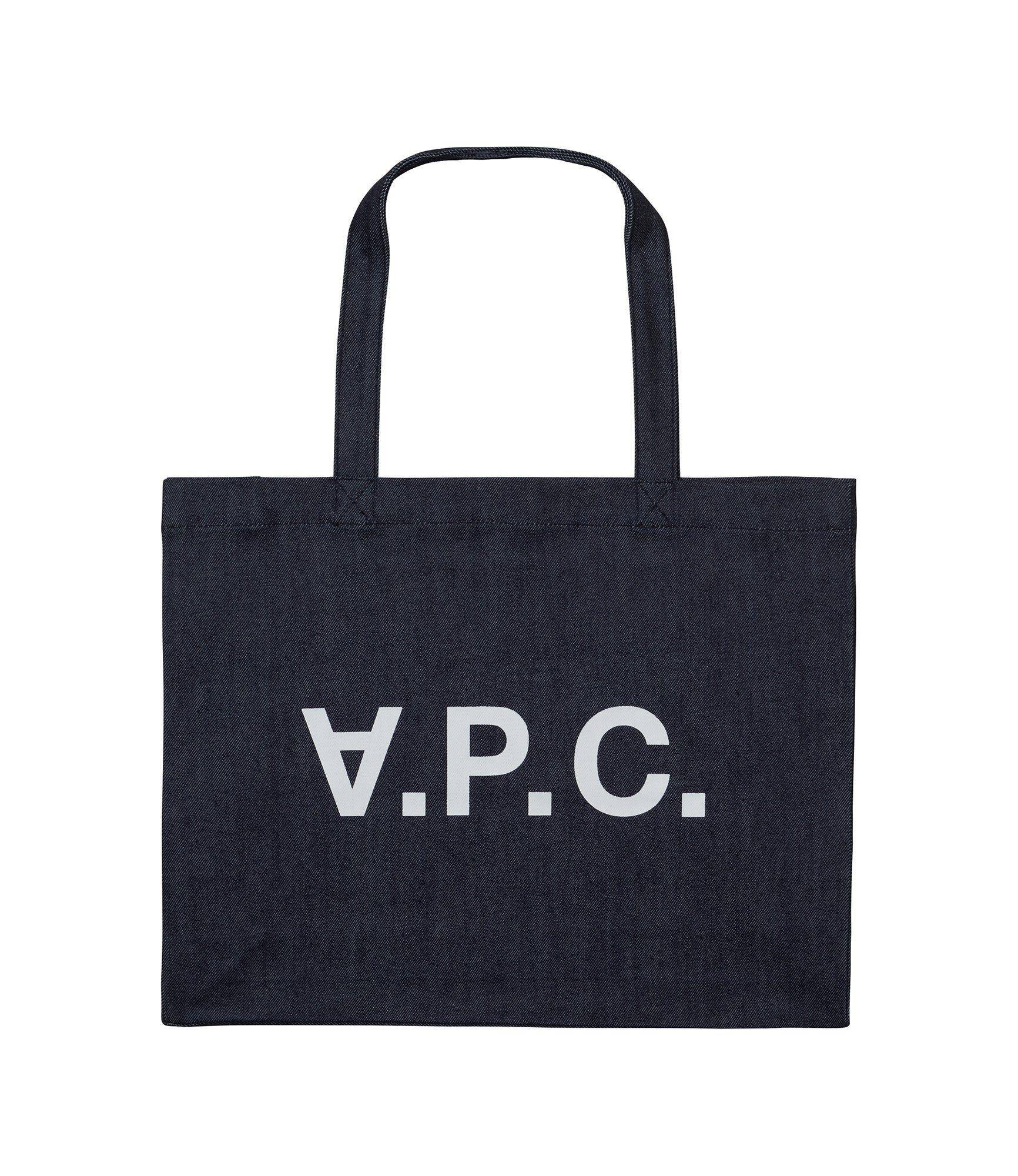 刘品言曝法国留学时“染上恶习”　推坑凤小岳逛A.P. C.中国台湾首店 名人名流 图7张