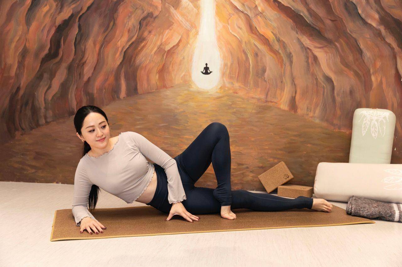 仙女臂、性感翘臀轻松拥有！居家就可以做的4个轻瑜伽 最新资讯 图7张