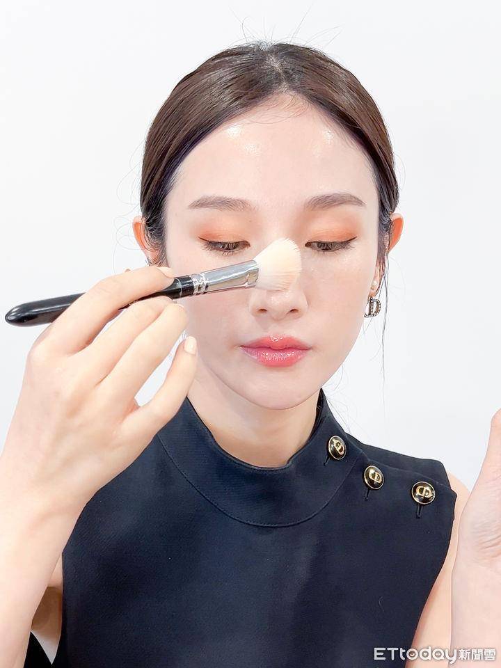 满满胶原蛋白感！超强“CD打亮法”肌肤瞬间澎起　打造细致光感美肌 最新资讯 图2张