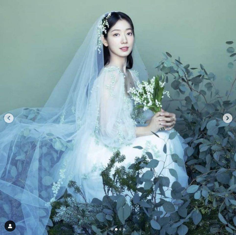朴信惠《低谷医生》结局甜嫁朴炯植！同牌婚纱竟在真实婚礼也穿过 名人名流 图2张