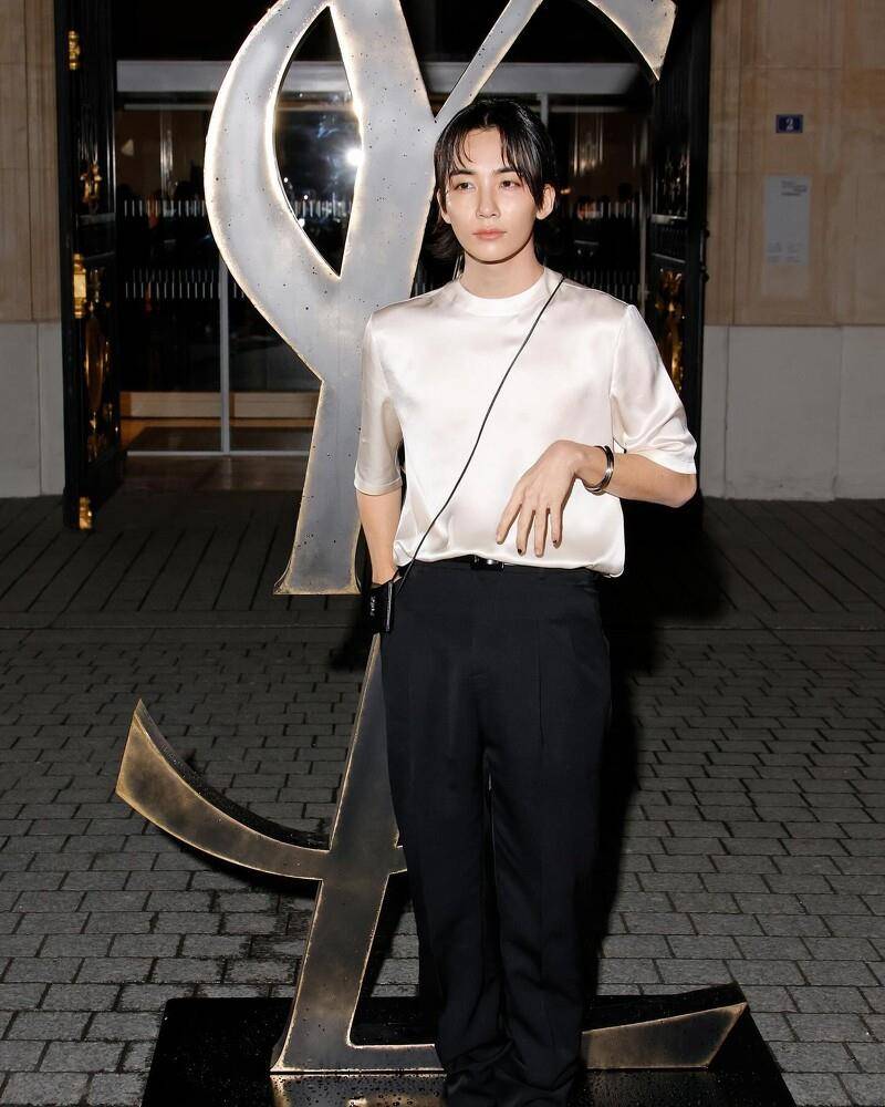 SEVENTEEN时装周造型全辑！净汉根本YSL王子、DK皮衣帅翻 名人名流 图2张