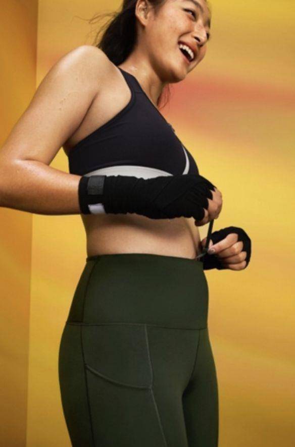 Nike微笑线翘臀裤为亚洲女孩打造！　lululemon极简时髦“ABC裤”再进化 最新资讯 图2张