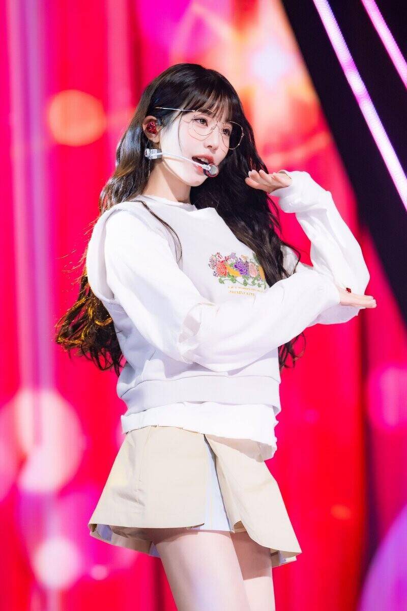 Jisoo、张员瑛都爱上“质感无框眼镜”　书呆子时尚来临 最新资讯 图8张