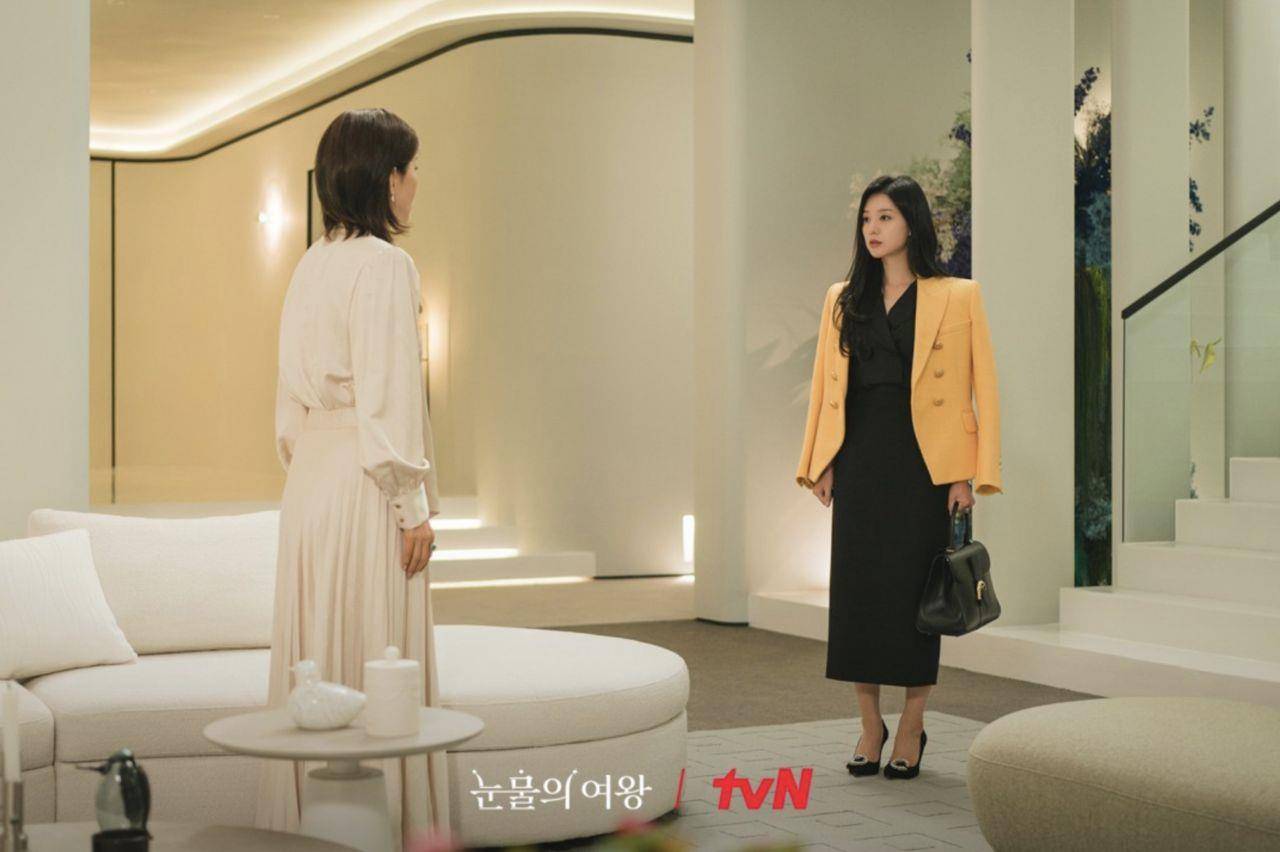 《泪之女王》金智媛美包盘点！独锺30万手袋拎起来气势满分 时尚穿搭 图2张