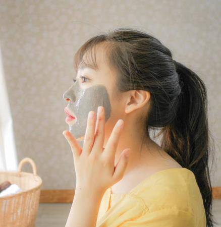 让你反复冒痘的真凶！皮肤科医师曝“5种美妆护肤品”痘肌要少用 最新资讯 图3张