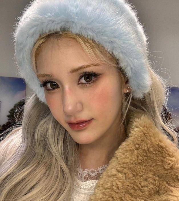 韩星第一人！SOMI推个人彩妆品牌　首发四色打亮盘太漂亮 最新资讯 图1张