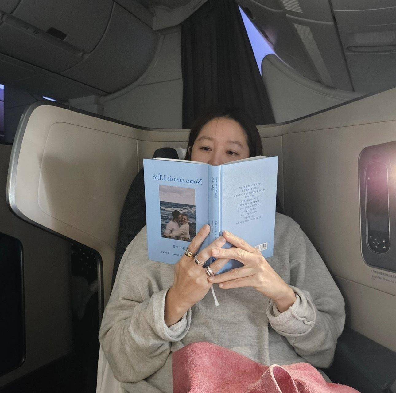 孔晓振叠搭香奈儿戒超时髦　庆生装露美腿又甜又帅 时尚穿搭 图6张