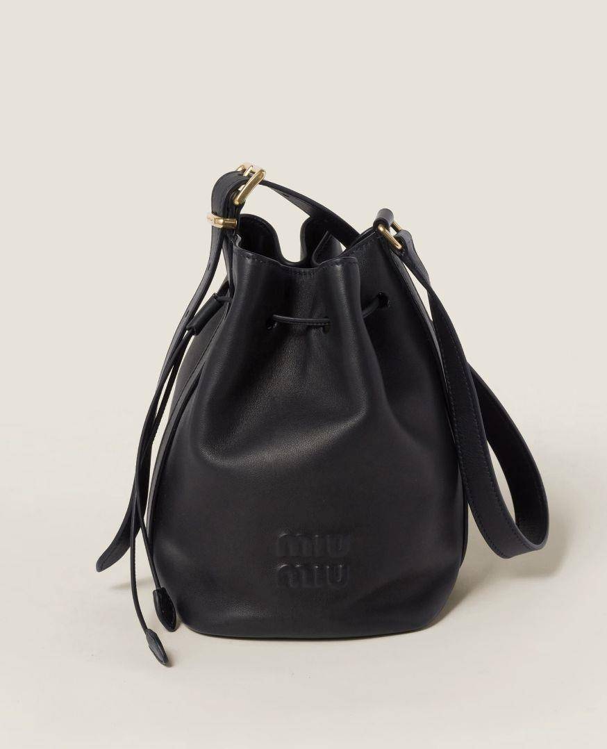 包・开箱／张员瑛超烧带货Miu Miu新水桶包！大容量多背法、焦糖色更可爱 名人名流 图4张