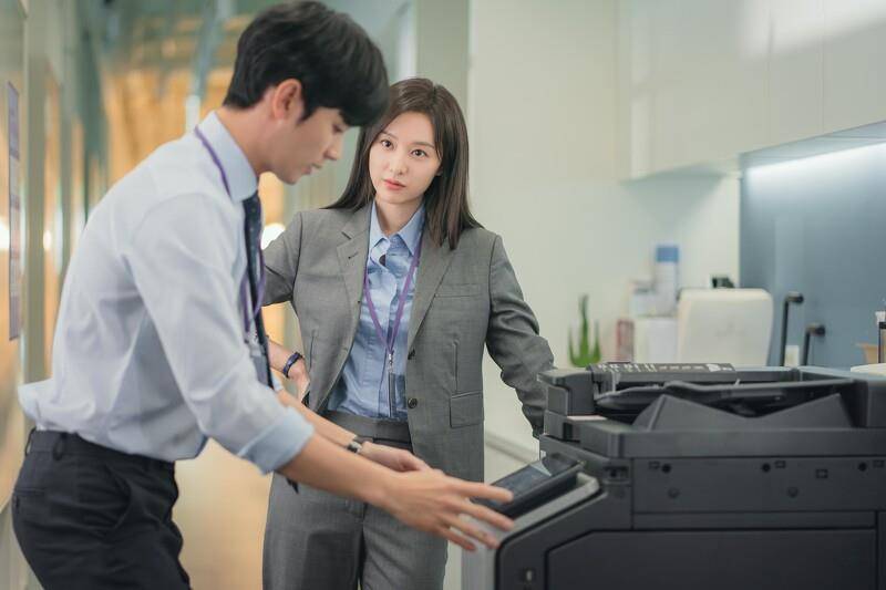《泪之女王》金智媛“百货女王妆”画法公开　超美唇色被神出同款 最新资讯 图1张