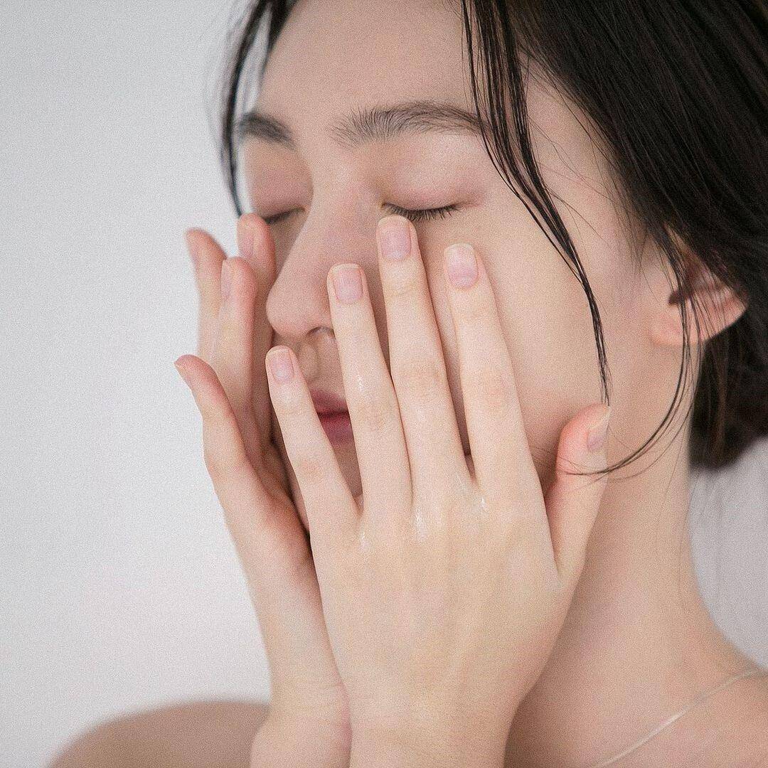 皮肤科医师亲授“酸类保养”正确用法　杏仁酸最温和、叠擦大NG 最新资讯 图5张
