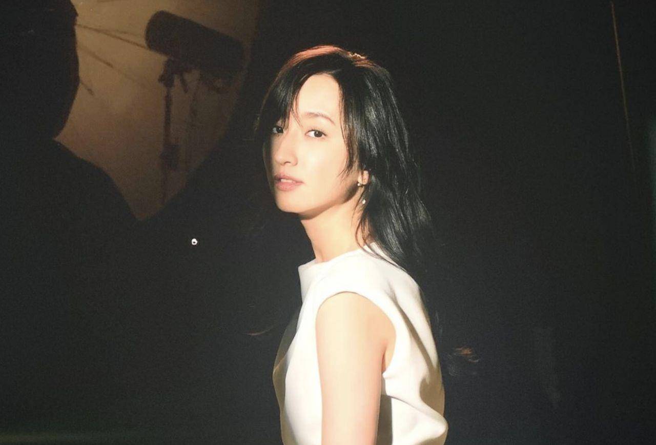 奔4女星驭肤术！柯佳嬿乳霜刮痧按摩、曾沛慈内补胶原蛋白养成上镜脸 最新资讯 图1张