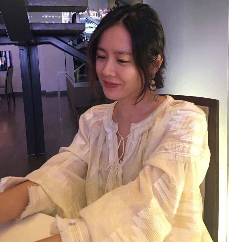 孙艺真红毯＋私服都爱耳环造型　5招技巧打造仙女气质必收一款 名人名流 图7张